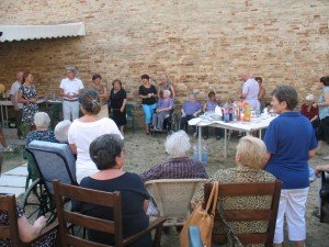 Festa-alla-casa-di-riposo-2-300x225