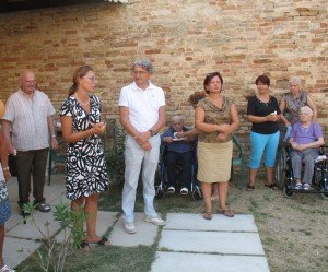 Festa-alla-casa-di-riposo-3-300x249