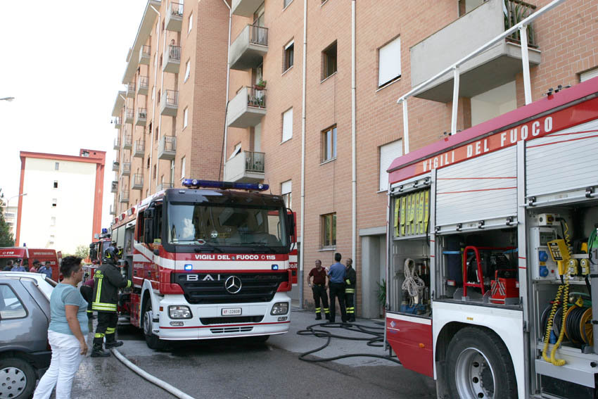 Incendio-Tolentino-via-Romita-2