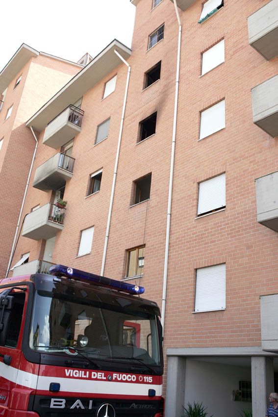 Incendio-Tolentino-via-Romita-4