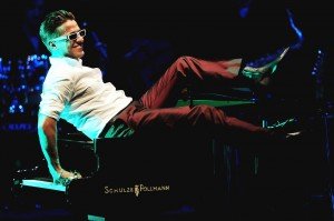 MatthewLee_sul-piano