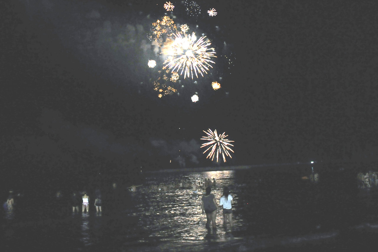 fuochi_artificio_ferragosto_civitanova (3) fuochi_artificio_ferragosto_civitanova-3