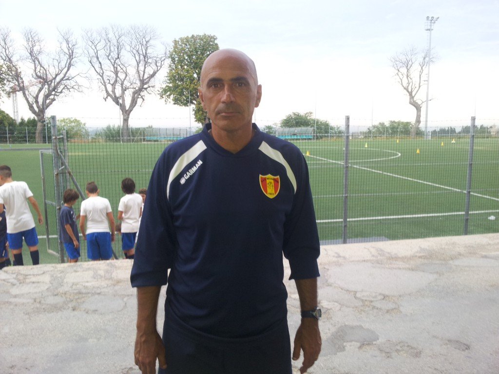 L'allenatore della Juniores della Recanatese Fausto Curzi