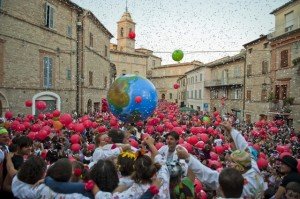 Rimbalzi-di-gioia-ClownClown-2009-300x199