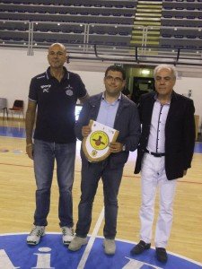Sindaco Francesco Fiordomo al centro con Piero Coen sx e Giuseppe Pierini dx Sindaco-Francesco-Fiordomo-al-centro-con-Piero-Coen-sx-e-Giuseppe-Pierini-dx