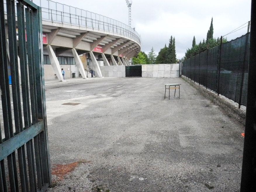 stadio helvia recina blocchi cemento (1) stadio-helvia-recina-blocchi-cemento-1