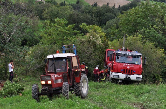 Incidente trattore colmurano (5) Incidente-trattore-colmurano-5