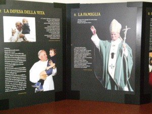 MOSTRA-PAPA-GIOVANNI-PAOLO-II