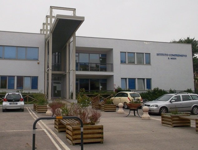 SCUOLA 2 SCUOLA-2