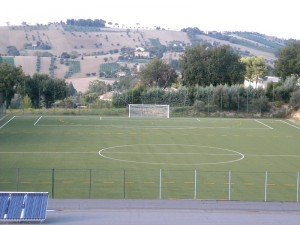 Il campo da calcio di rione Pace