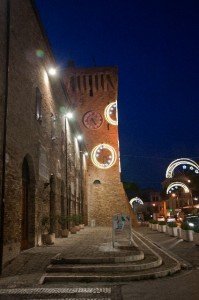 Castello Svevo a  Porto Recanati. In primo piano il manifesto del convegno su Enrico Mattei,