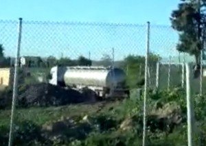 Un'autocisterna in zona