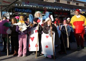 Il-gruppo-mascherato-passotreiese-con-don-Ariel