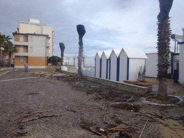 LUNGOMARE-1