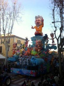 Carnevale di Fano: il carro di Grillo 'Sulle onde dell'antipolitica'
