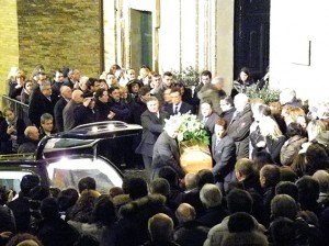 Il funerale di Giulia sabato scorso a Montelupone