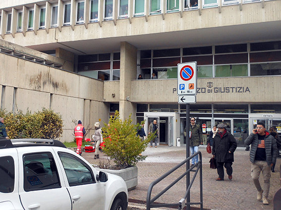 fuoco_tribunale (4)