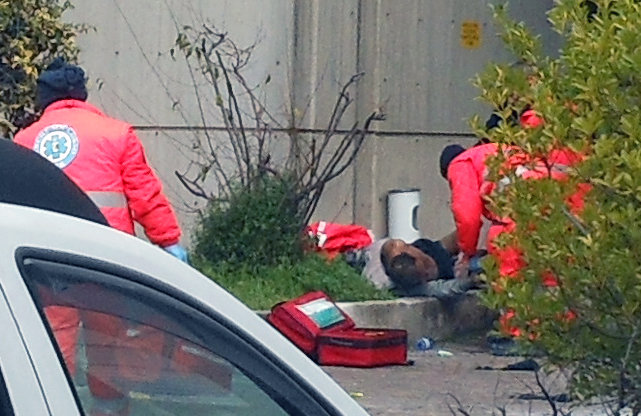 L'uomo si è dato fuoco sul piazzale del Tribunale