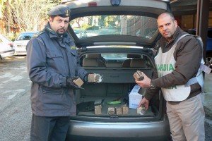 sequestro droga porto recanati 2