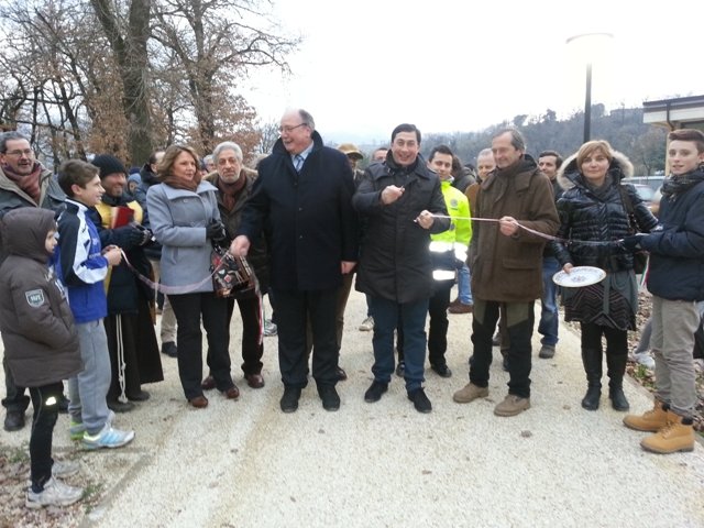taglio nastro