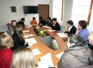 Il tavolo della conferenza