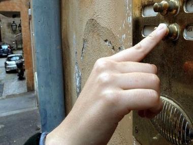 suonano alla porta