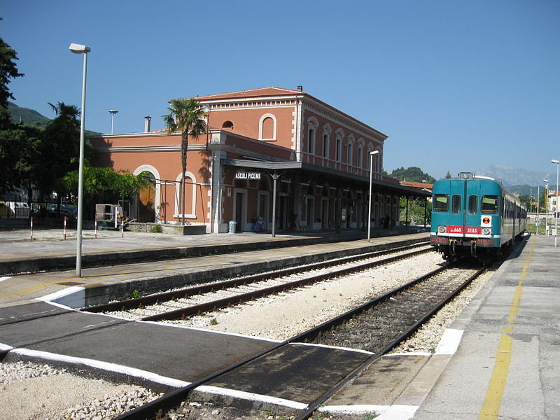 800px-Stazione_Ascoli_Piceno