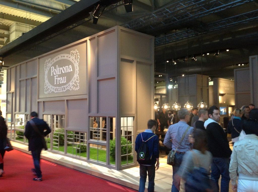 Esterno-stand-Poltrona-Frau-e1365928180524