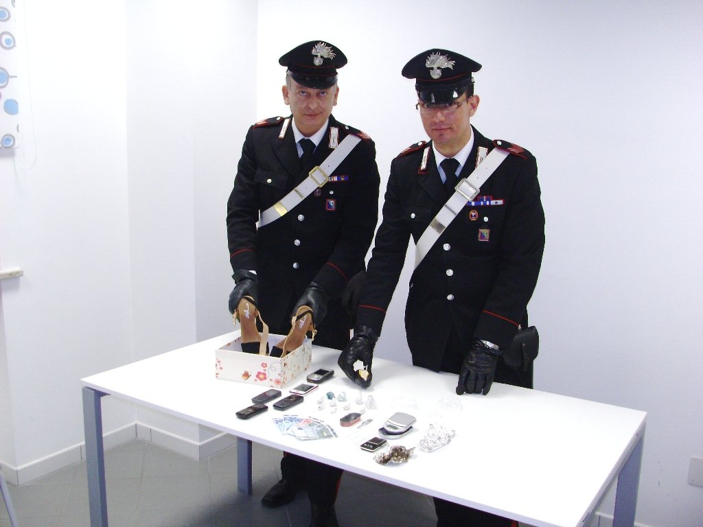 Il materiale sequestrato dai carabinieri