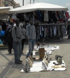 Venditori ambulanti al mercato