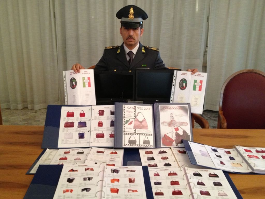 Il campionario del falso Made in Italy