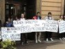 La protesta degli studenti di fronte all'istituto di viale Don Bosco