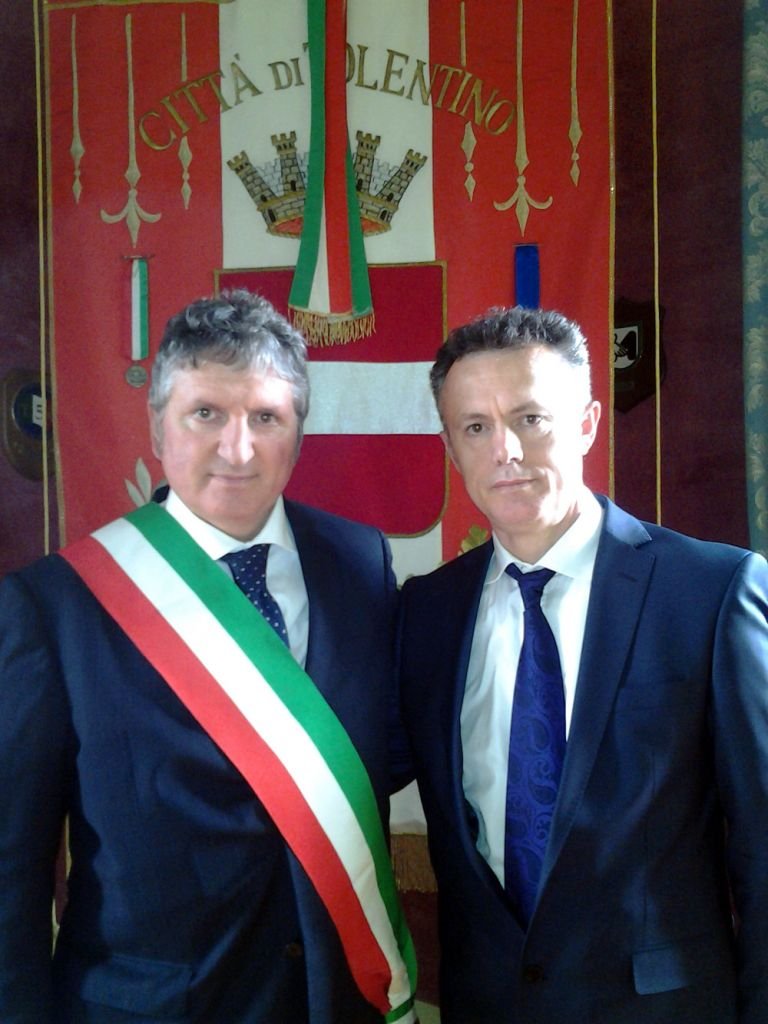 Sindaco di Tolentino Giuseppe Pezzanesi  e Mustafa Celami Sindaco del Comune albanese di Gurre Mat