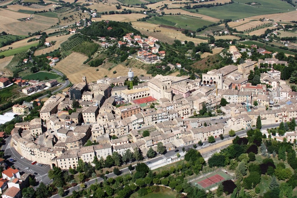 Montelupone - Veduta aerea (foto Franca Piccinini)