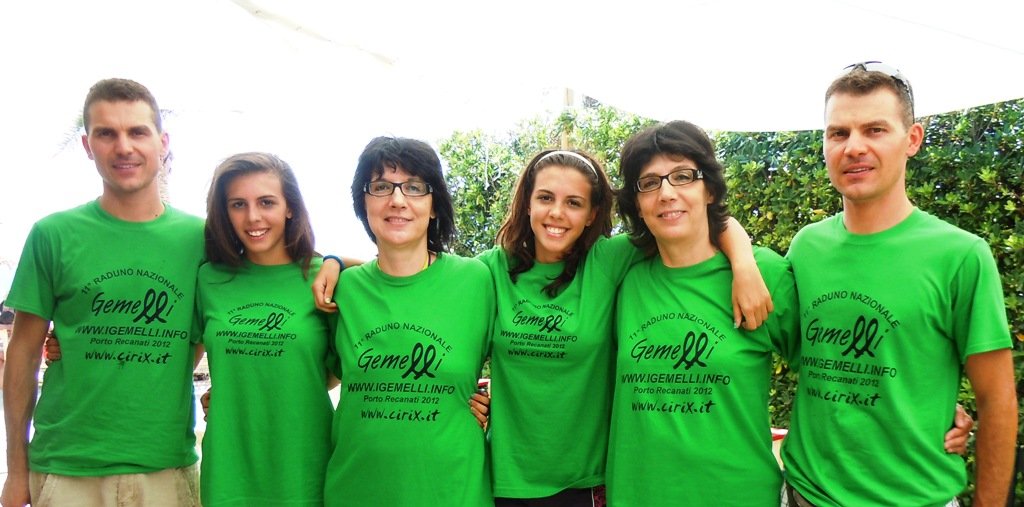 Pavoni con le gemelle nel 2012
