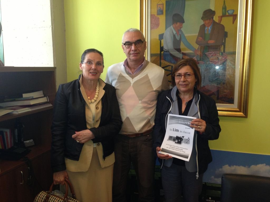 Nella foto le maestre Ivana Capretta e Anna Quadrini, al centro Aurelio Castricini sponsor 