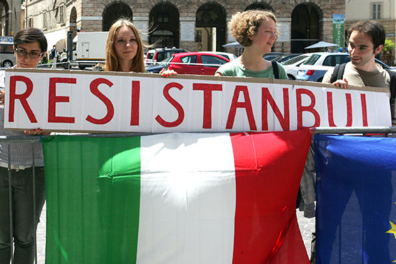 Gli studenti durante la manifestazione 