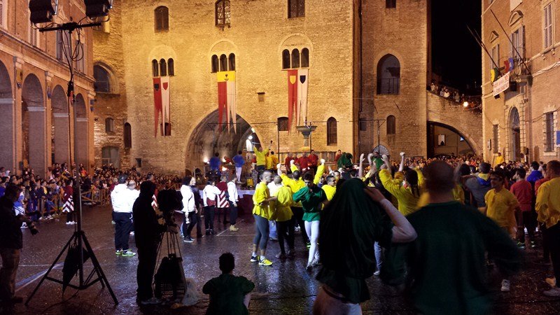 I festeggiamenti degli appartenenti alla Porta del Borgo