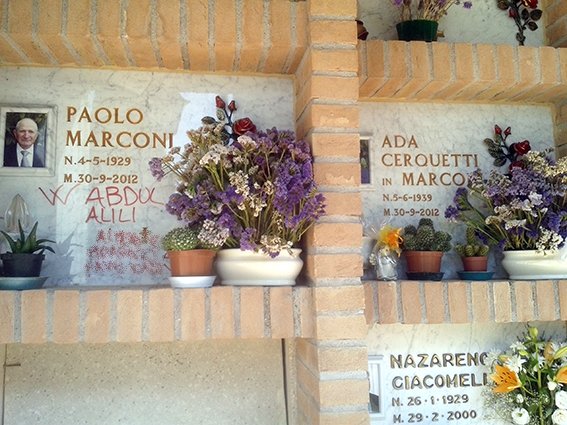 Tombe_imbrattate_Montelupone-2 (1)