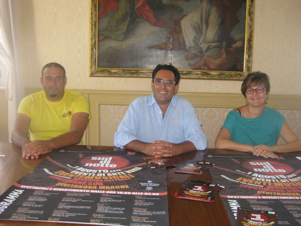 Da sinistra Marco Scarpetta dell'Abat, l'assessore Mauro Peroni e Carmen Lisa Carella di Mylove Eventi