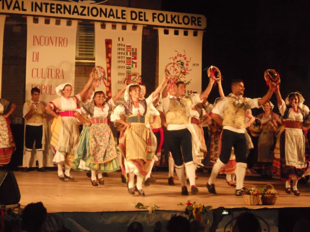 folclore mogliano 2