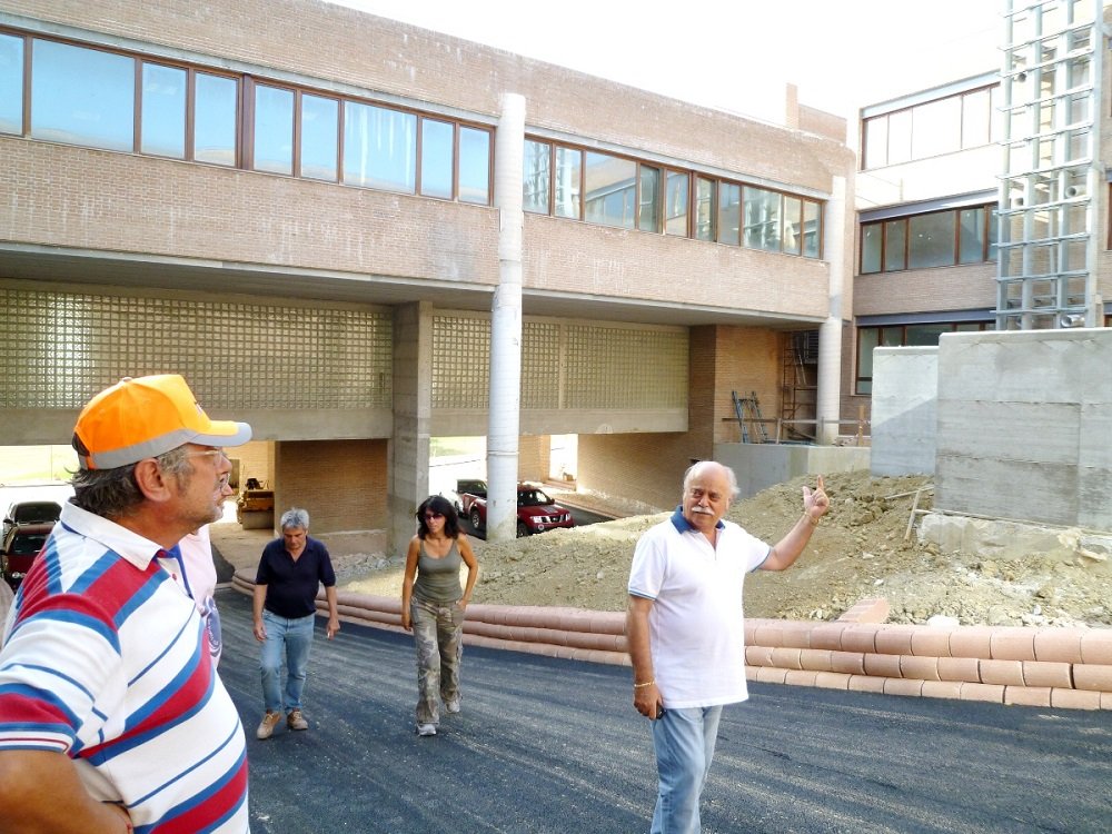 un momento del sopralluogo compiuto ieri dal presidente Pettinari sopralluogo pettinari camerino cantiere