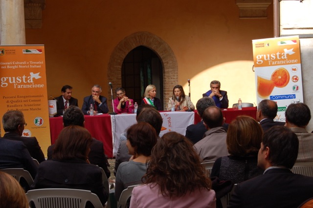 gradara bandiere arancioni (1)