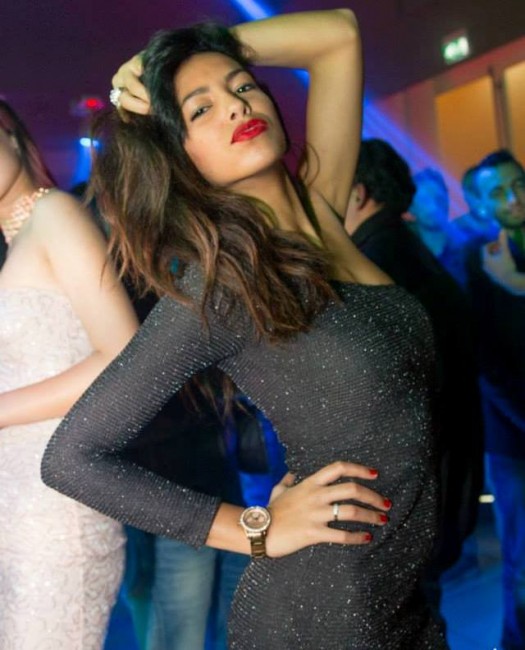 Mia Clubbing