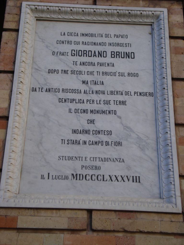 la lapide dedicata a Giordano Bruno