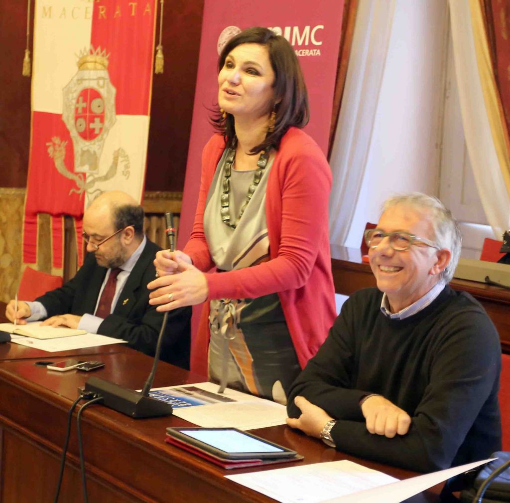 il giornalista Paolo Notari, l'assessore Stefania Monteverde e il professore La Matina