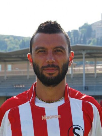Il difensore della Settempeda Paolo Passarini