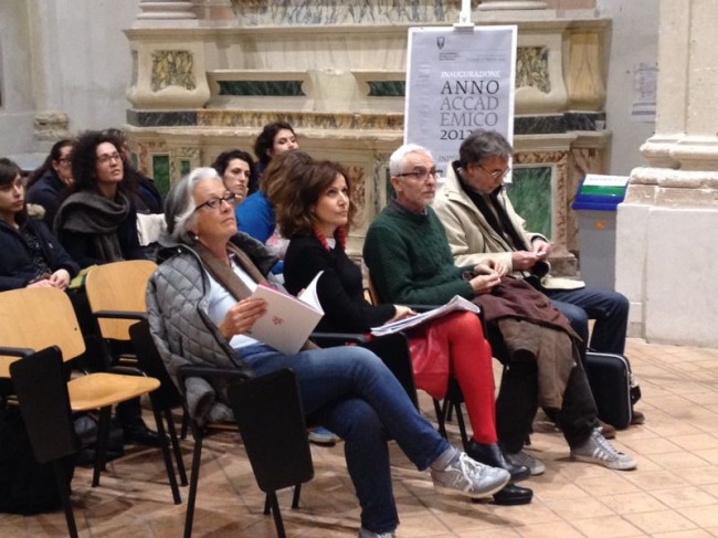 pubblico della presentazione mostra Privata
