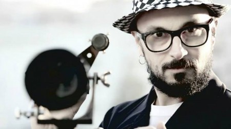 Simone Cicconi, nel video "Il mio momento"