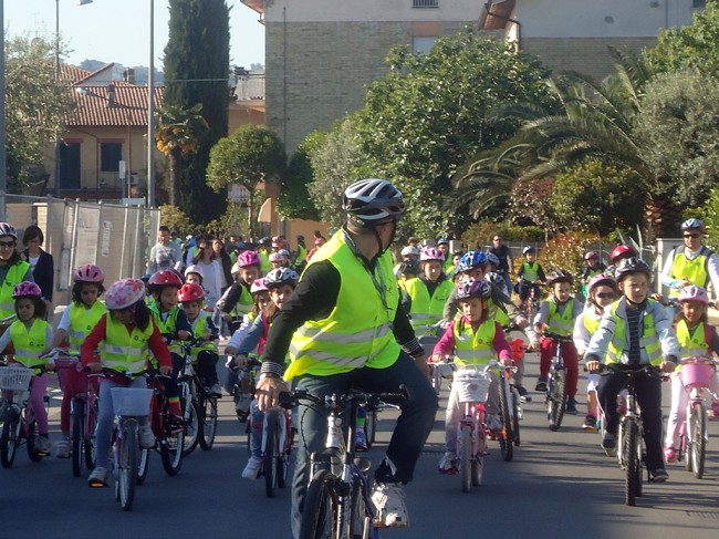 a scuola in bici 3